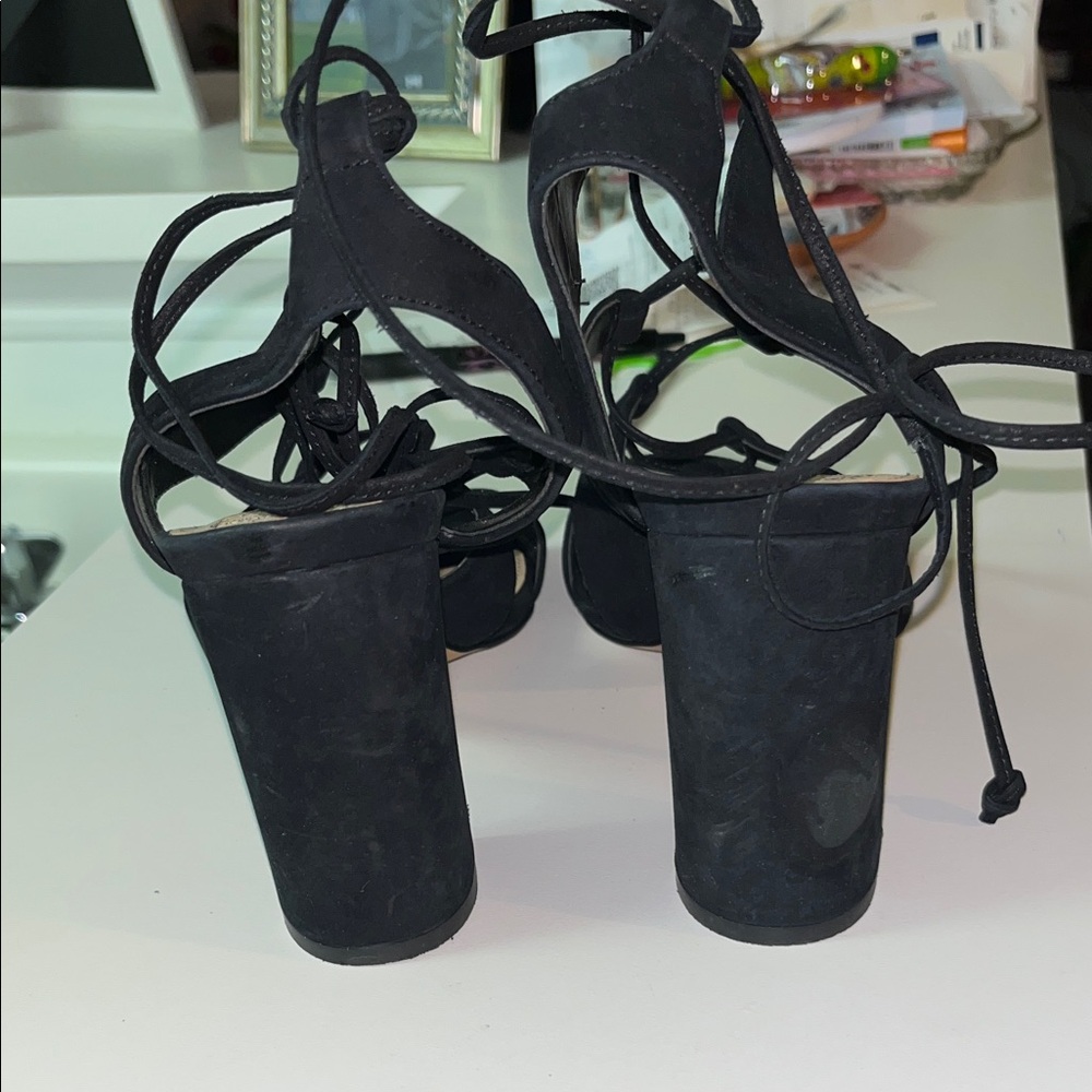 Vince Camuto Chic Black Strappy Block 4’ Heels Size 8 - Picture 5 of 13